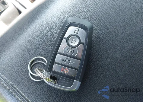 2022 Ford F-150 Xlt z USA, uszkodzony, nr VIN 1FTFW1E80NKD28401